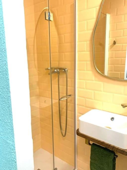 Exclusivo Y Acogedor Piso Con Encanto En Plaza Chueca, Con Aire Acondicionado Y Calefaccion Apartment Madrid Bagian luar foto